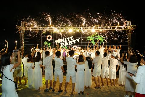 Tổ chức Team Building